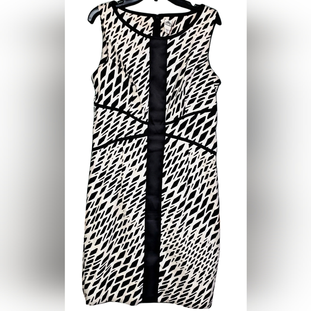 Sangria Size 14 Black White Geometric Sleeveless Women Sheath Dress